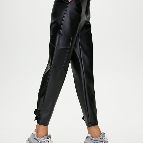 Aritzia Modern Cargo Leather Pants Size 0 - Picture 2 of 3